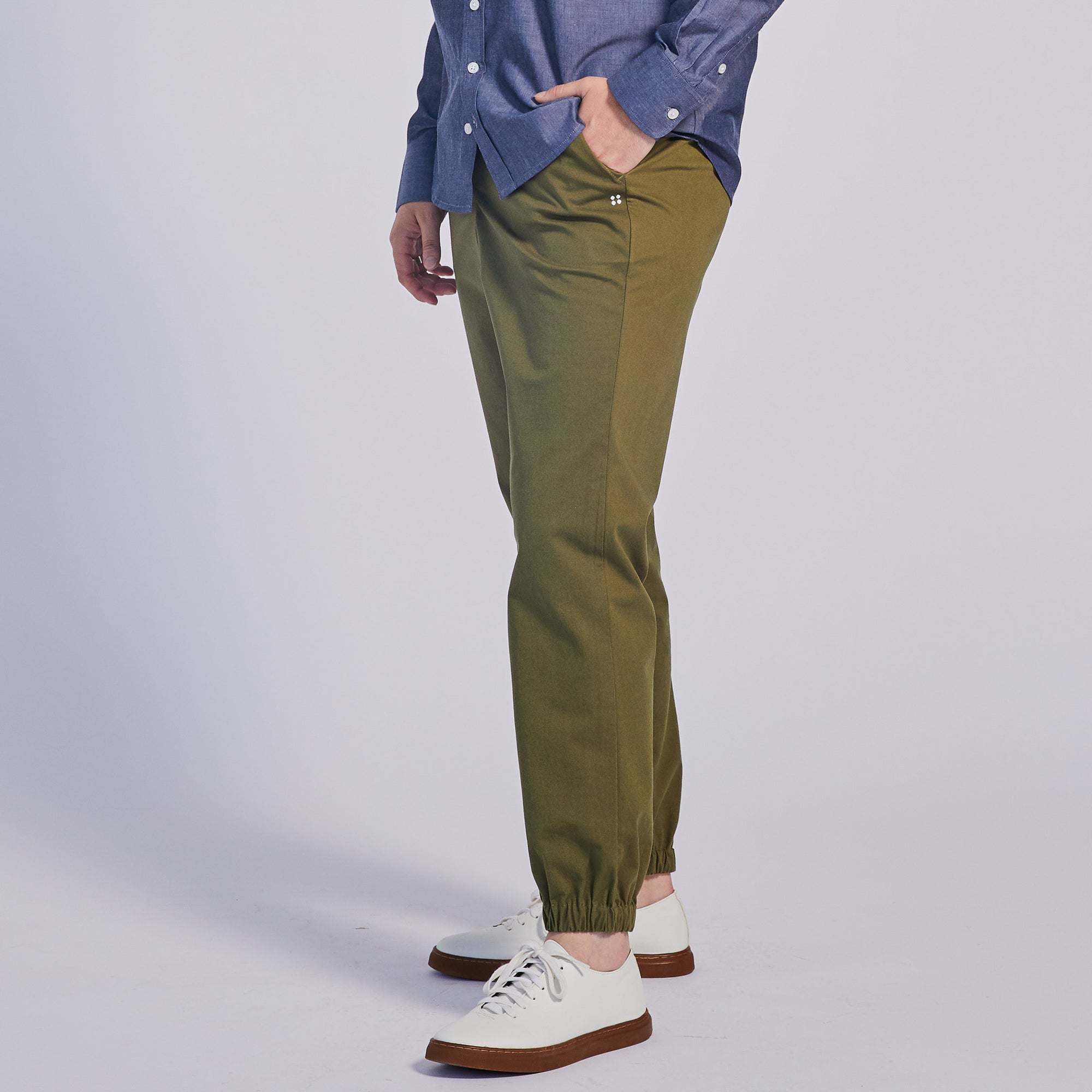 The Graf Moss pants made by Kirrin Finch. Color: Moss