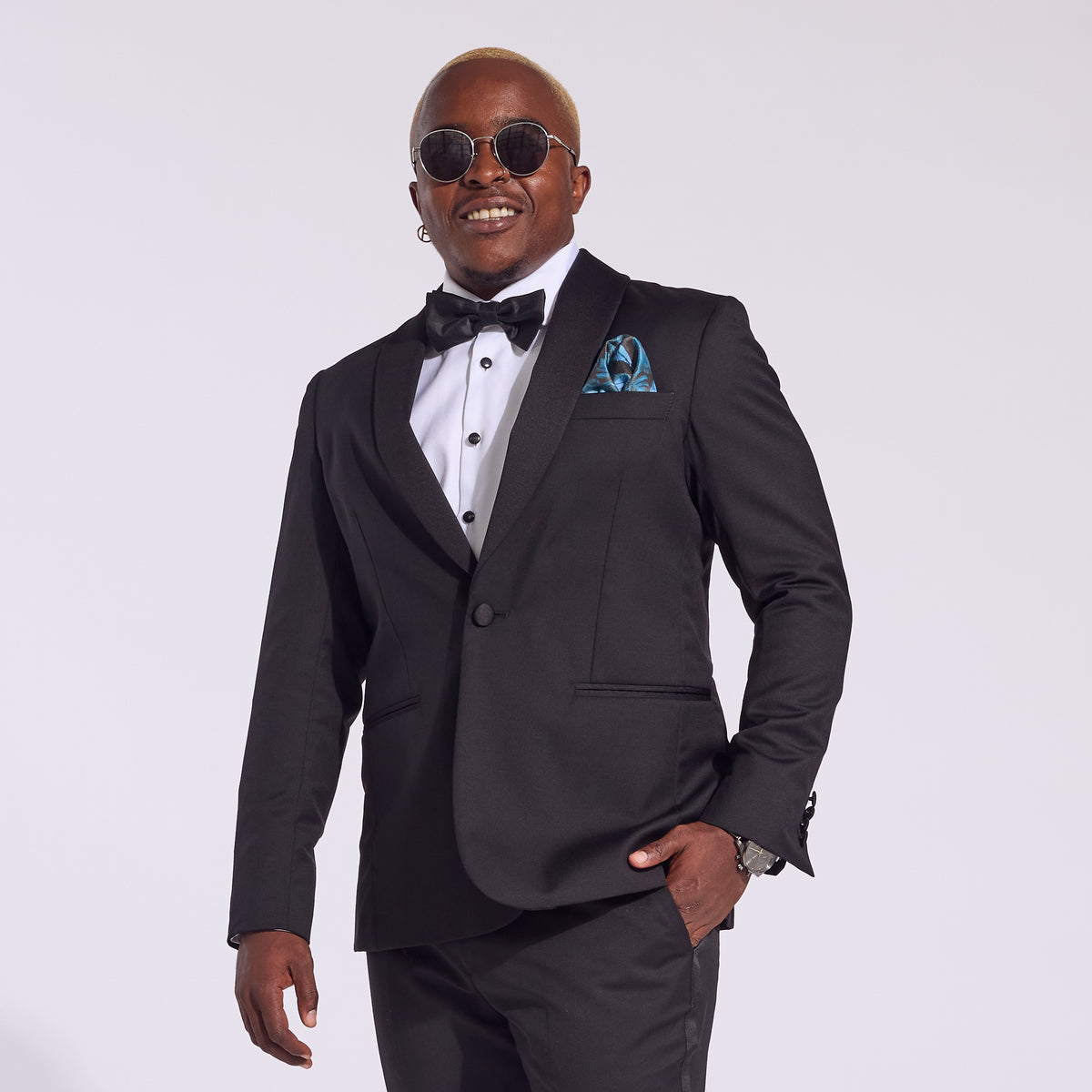 Androgynous Tuxedo Blazer in Black with black shawl collar. Color: Noir