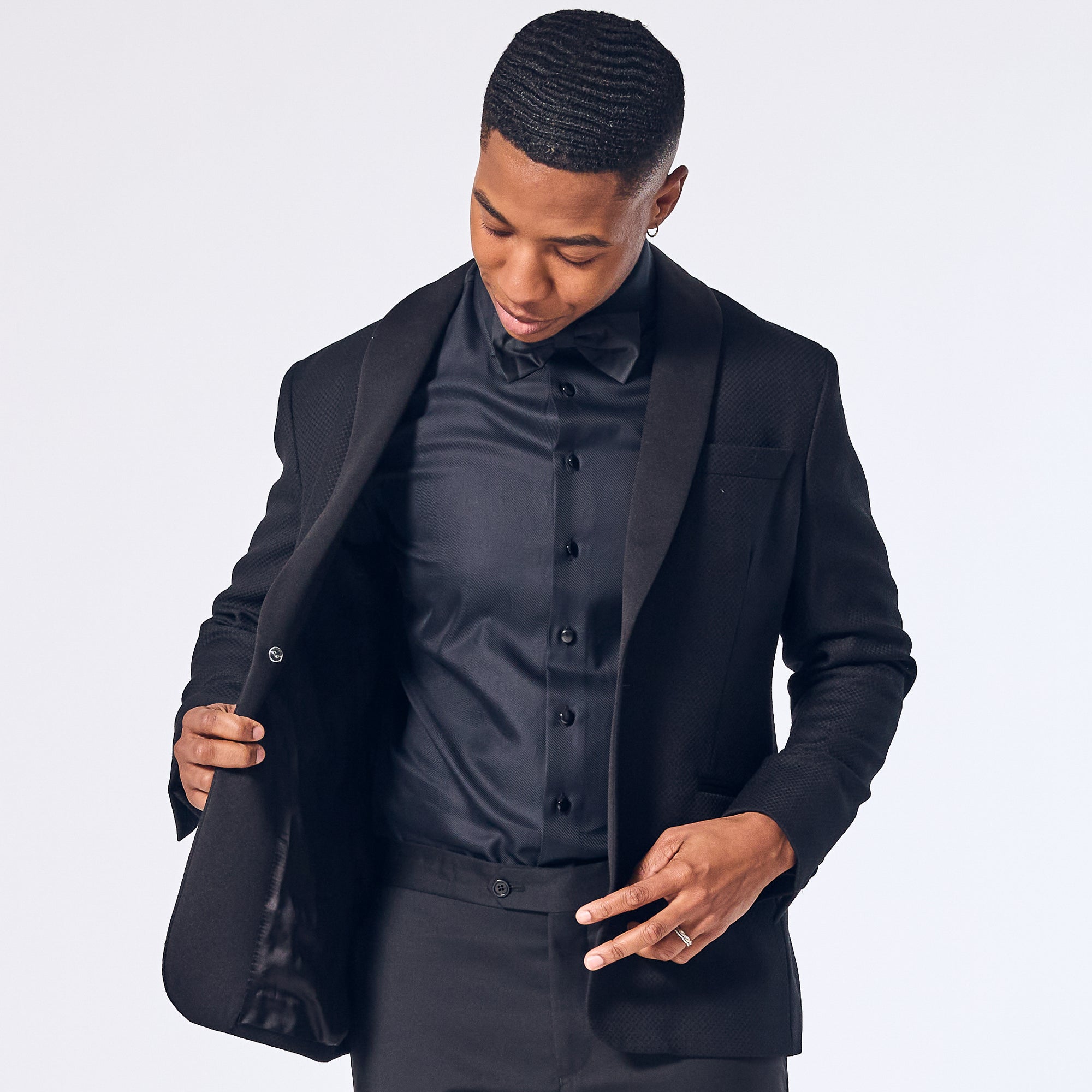 Black basketweave tuxedo blazer with black tuxedo shirt. Color: Textured Riviera