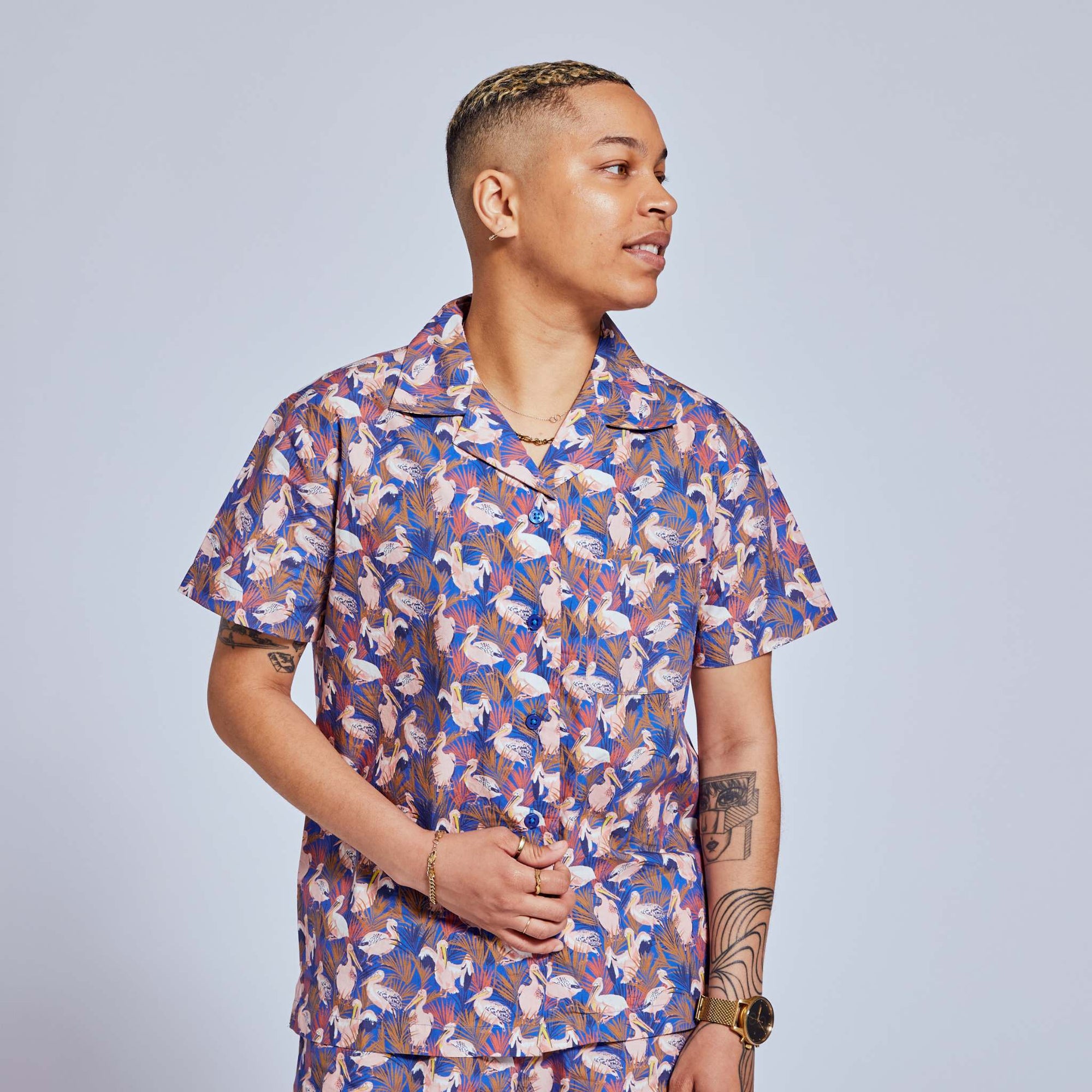 Women's Camp Shirt summer print. Color: Pelican