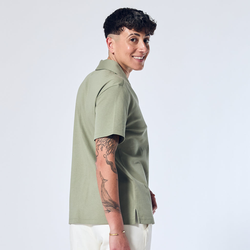 Luxurious lightweight cotton camp shirt. Color: Sage